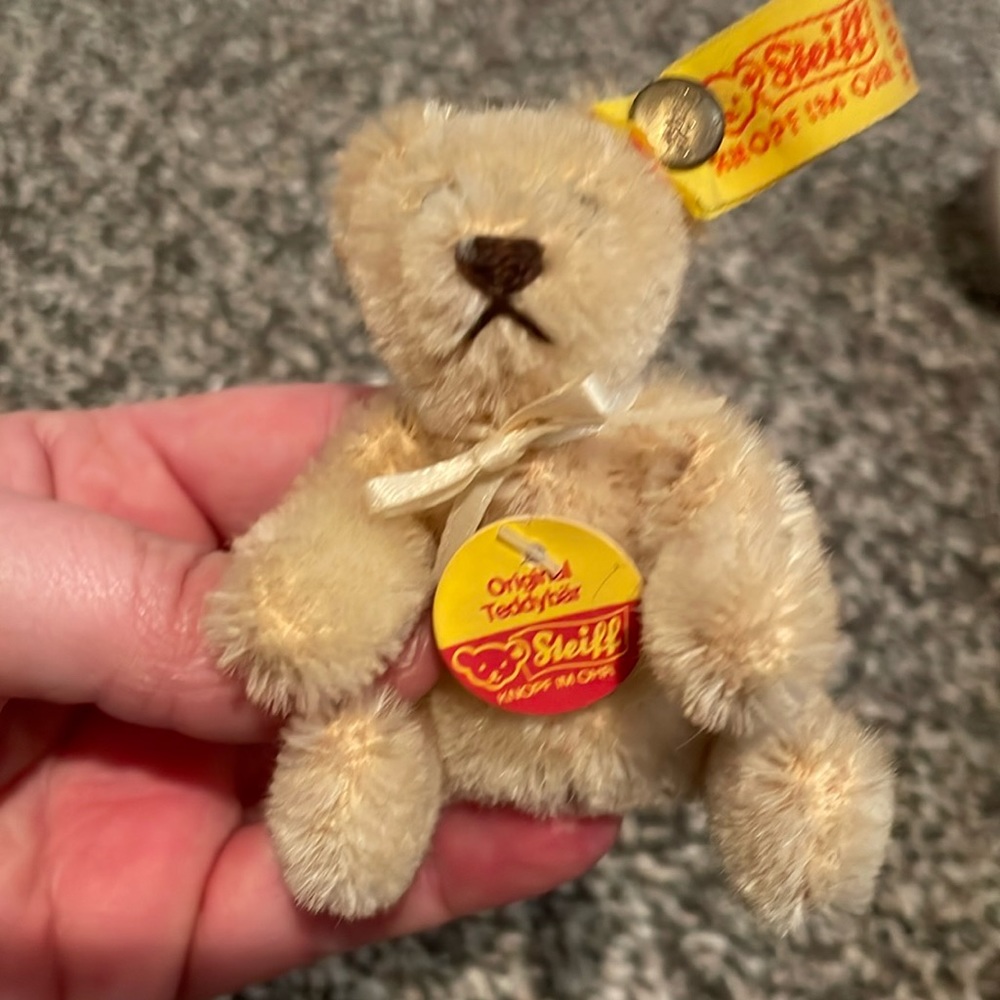 Miniature steiff bear